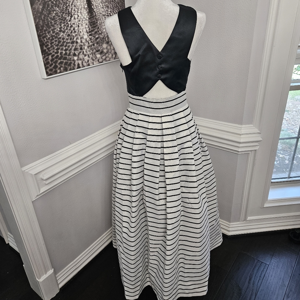 Ever Beauty Women’s 6 Gown black/white/gold Y2K Ball Gown - Picture 7 of 11